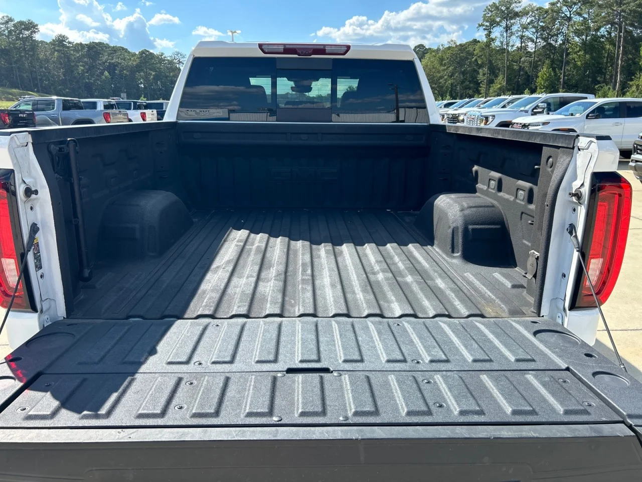 Used 2025 Summit White GMC AT4 image 7