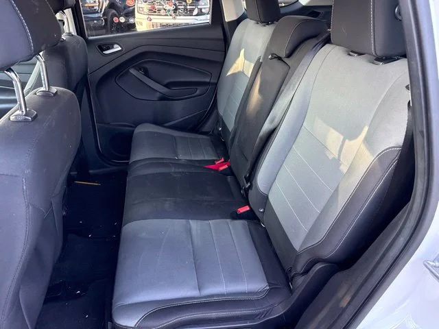 Used 2016 Oxford White Ford SE image 22