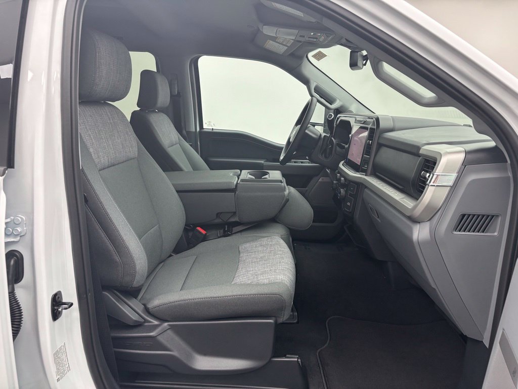 New 2026 White Ford XLT image 32
