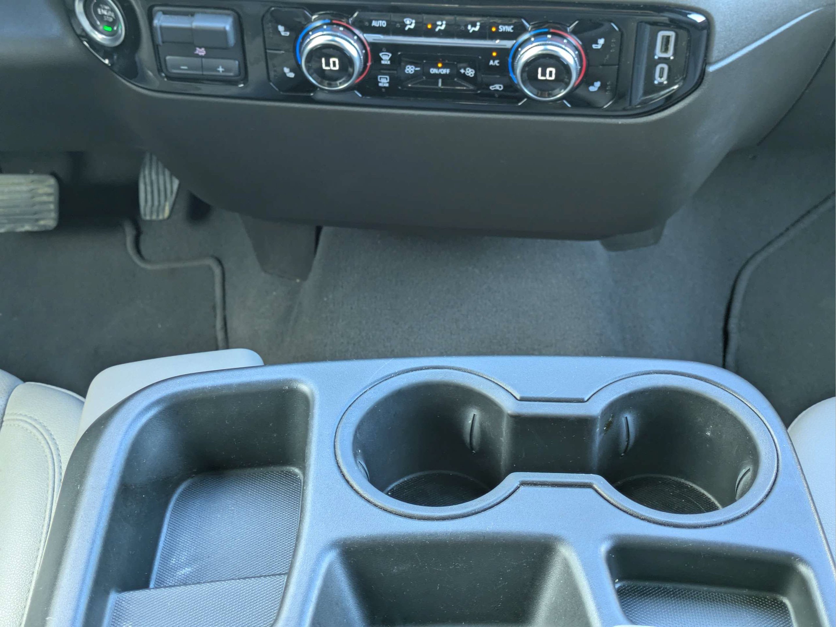 Used 2025 Summit White GMC SLT image 16