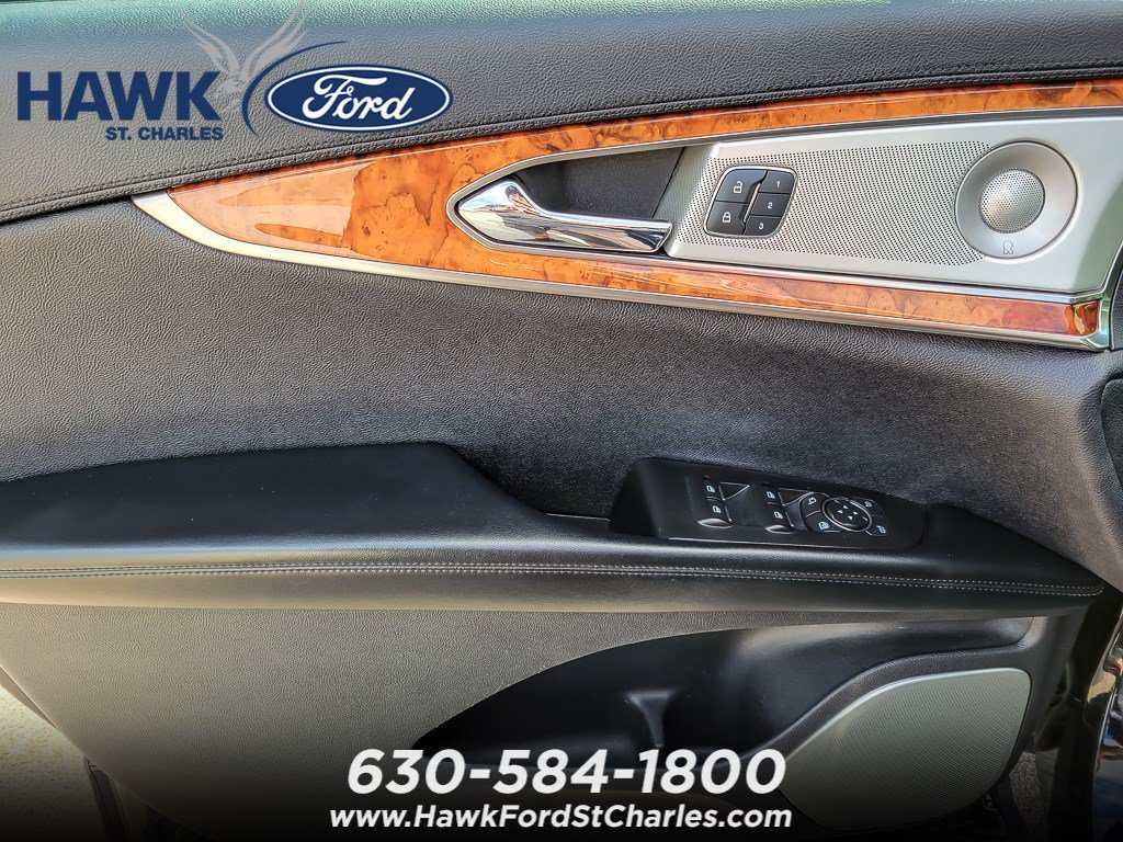 Used 2020 Infinite Black Lincoln Reserve image 18