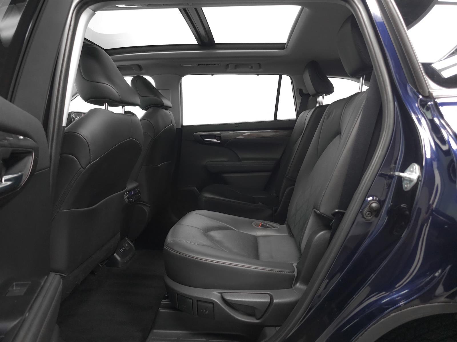 Used 2020 Blue Toyota Platinum image 5