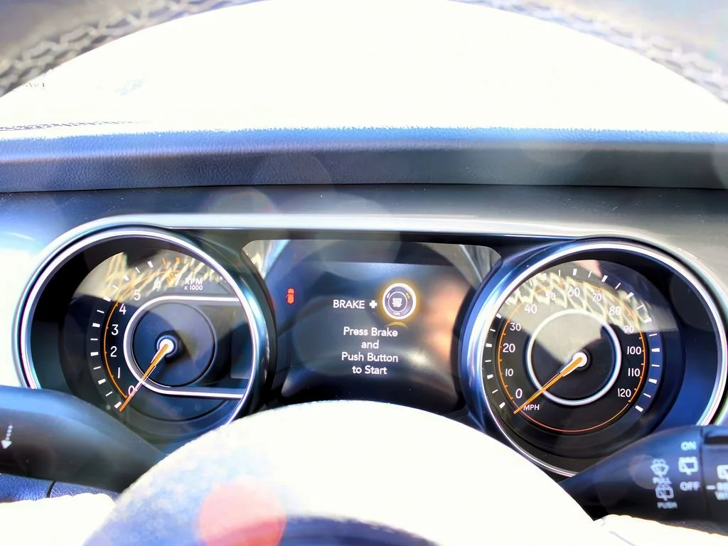 2023 Jeep Wrangler 4-Door Sahara - Photo 15
