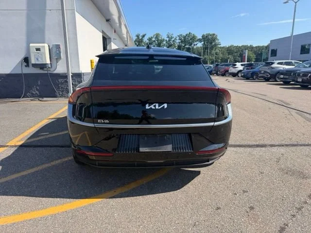Used 2023 Aurora Black Pearl Kia Wind image 6