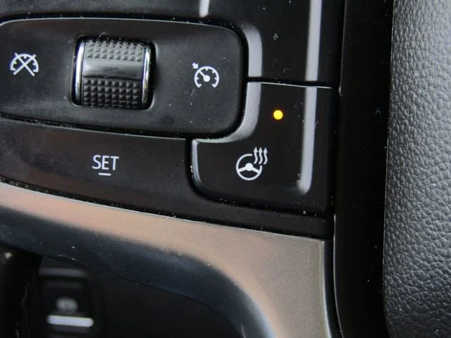 Used 2020 SUMMIT WHITE Chevrolet LT image 21
