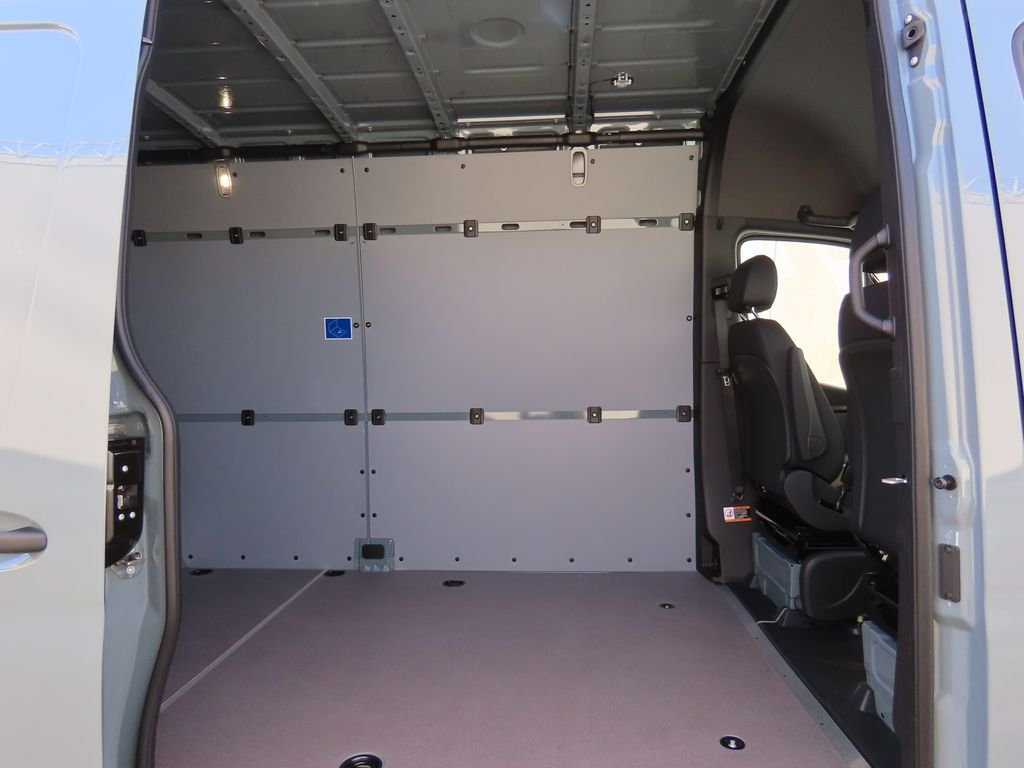 New 2026  Mercedes-Benz Cargo 170 WB image 26