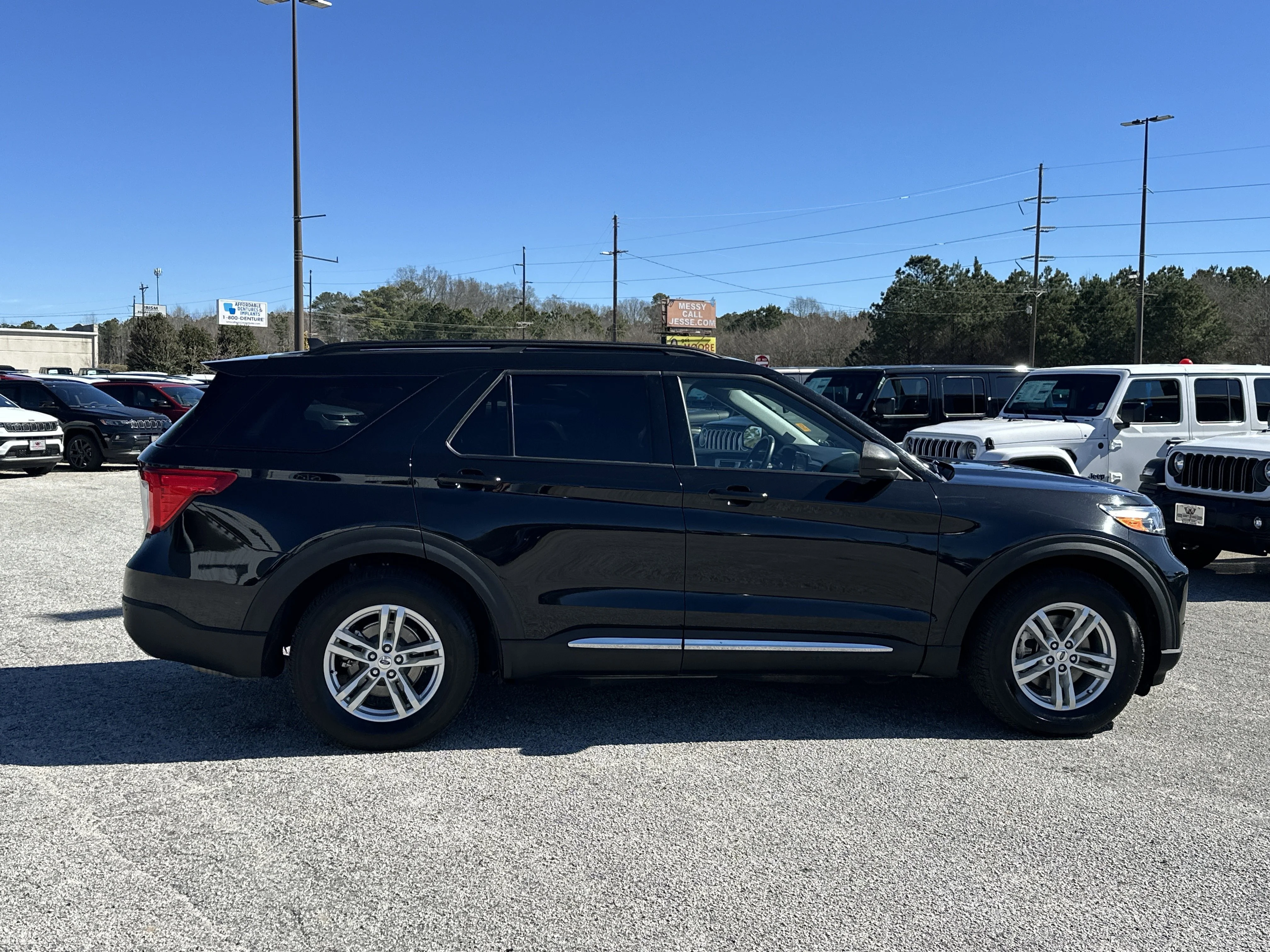 2023 Ford Explorer XLT - Photo 9