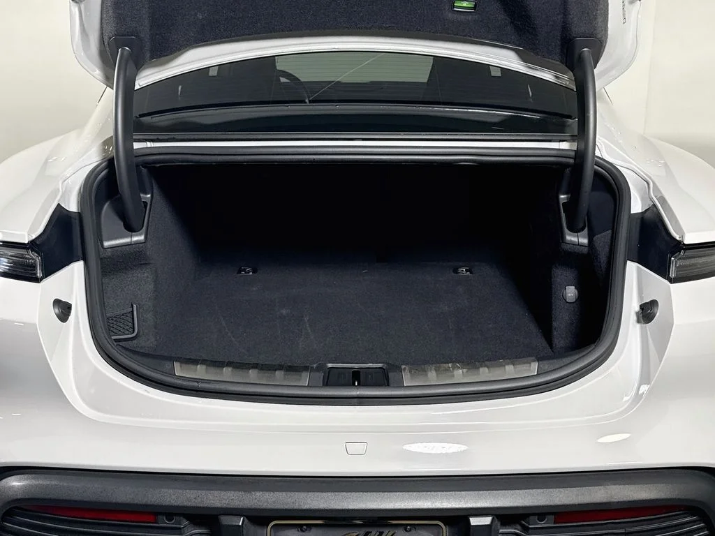 Used 2021 Chalk Porsche 4S w/ Performance Battery Plus image 27