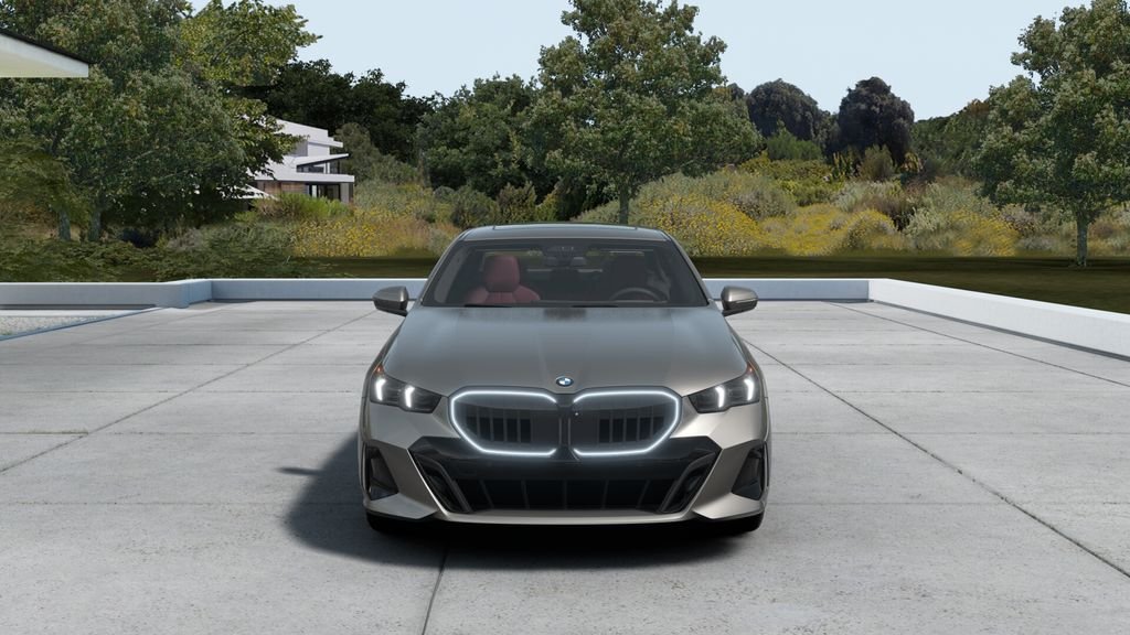 Certified Used 2027 Oxide Grey Metallic BMW 530i image 3