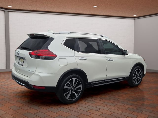 Used 2017 Pearl White Nissan SL image 3