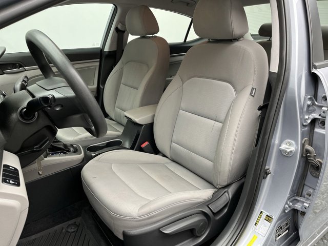 Used 2017 Shale Gray Metallic Hyundai SE image 7