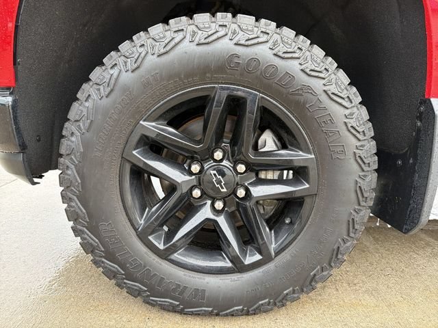 Used 2021 RED HOT Chevrolet LT Trail Boss image 11