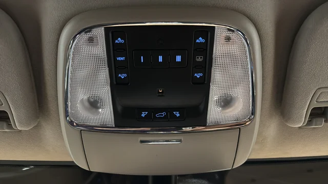 Used 2015 Brilliant Black Crystal Pearlcoat Jeep Summit image 31