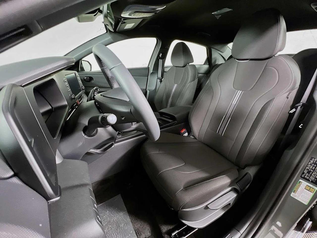New 2026 Amazon Gray Hyundai SEL Sport image 13