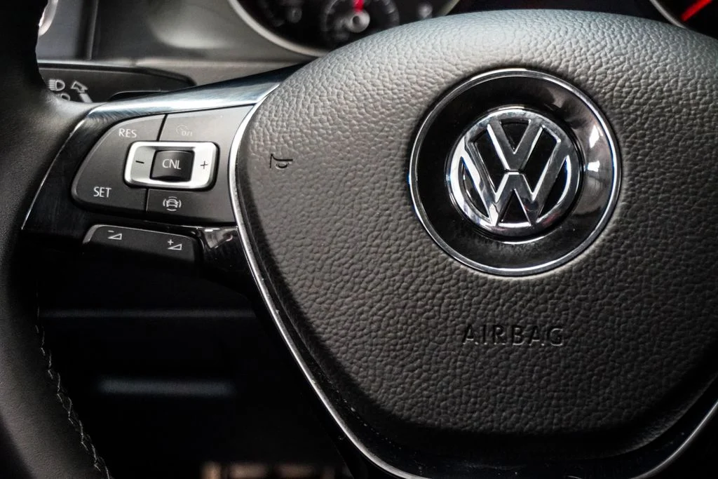 Used 2019  Volkswagen TSI S image 19