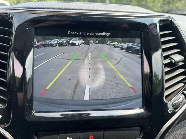 Used 2019 Silver Jeep Limited image 26