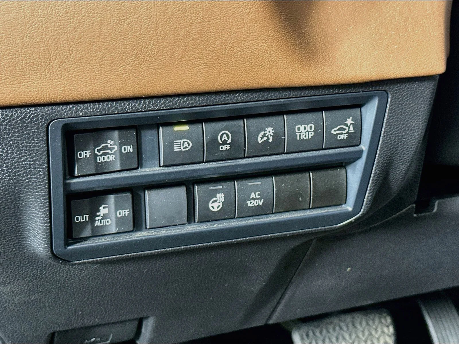 Certified Used 2025  Toyota 1794 image 10