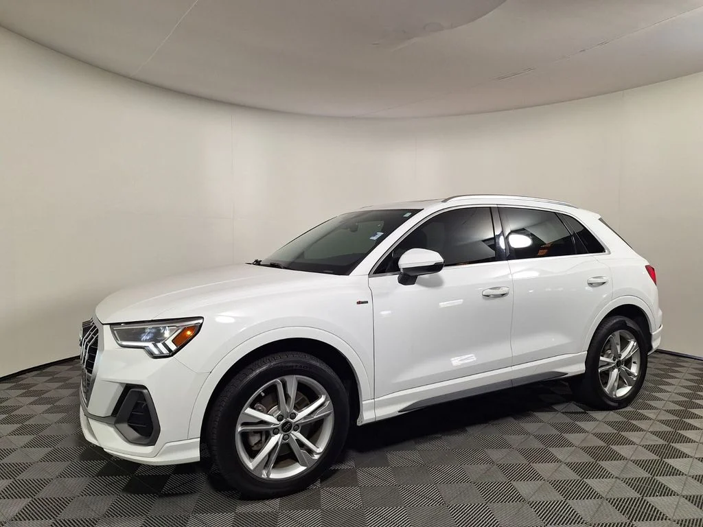 2024 Audi Q3 45 TFSI S Line Premium quattro's photo