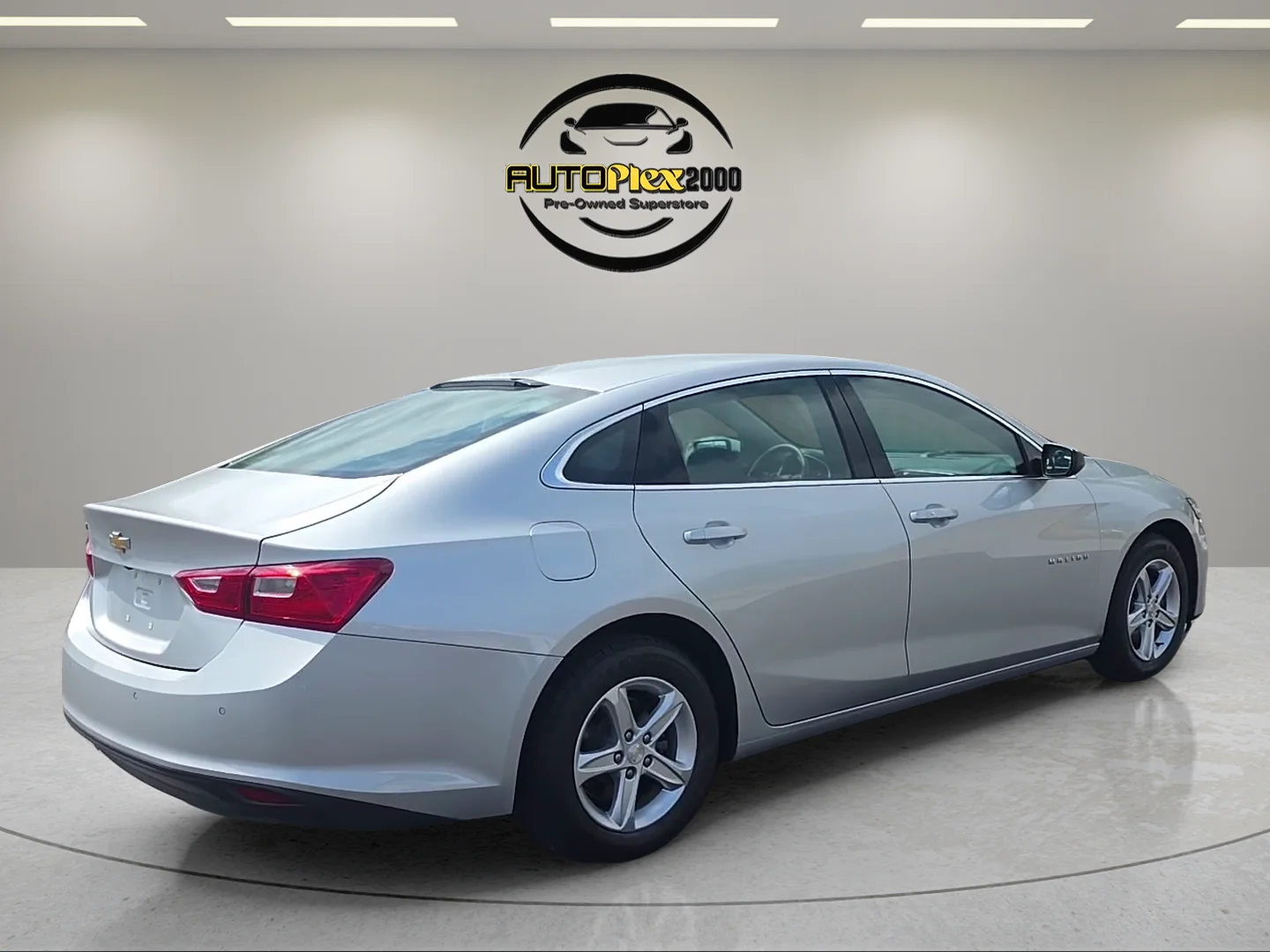 Used 2022 Silver Chevrolet LS image 7