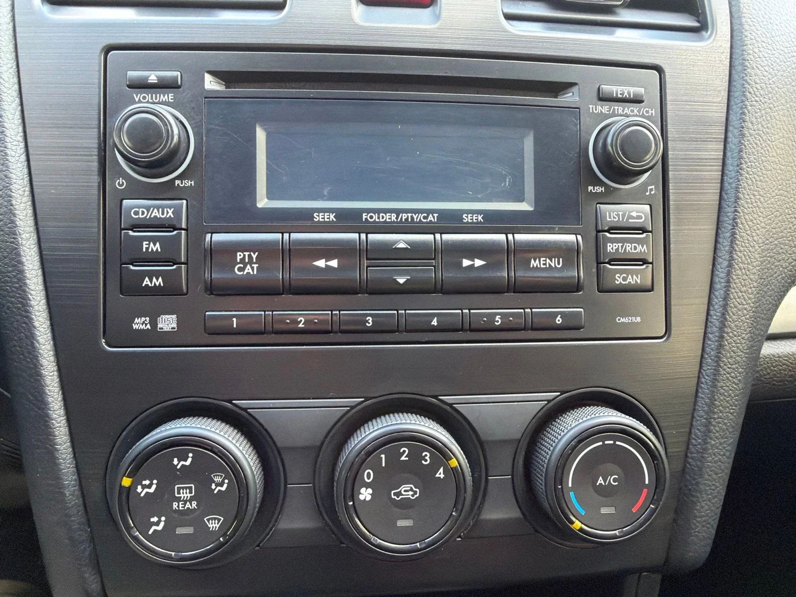 Used 2014 Ice Silver Metallic Subaru 2.0i Premium image 15