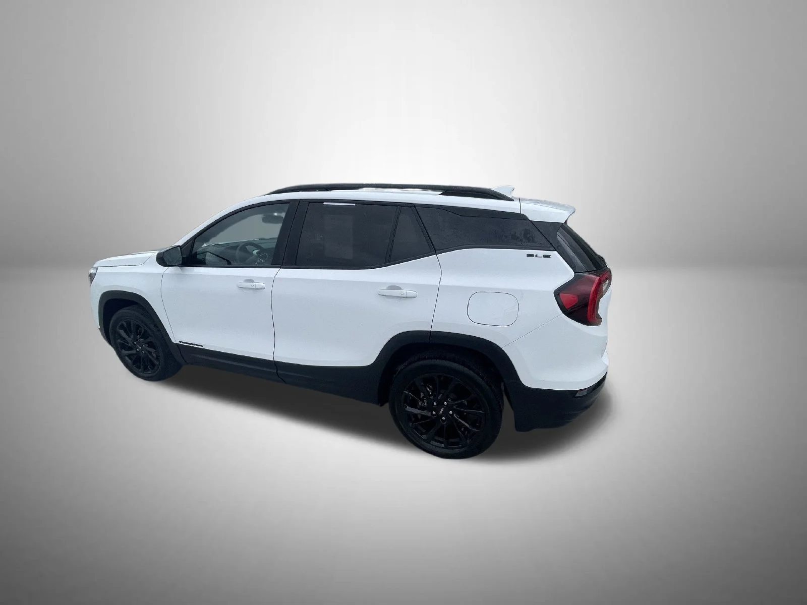 Used 2024 White GMC SLE image 6