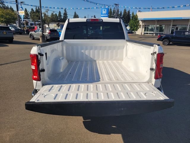Used 2025 White Ram Big Horn/Lone Star image 11