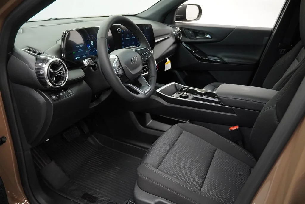 2027 Chevrolet Equinox LT - Photo 11