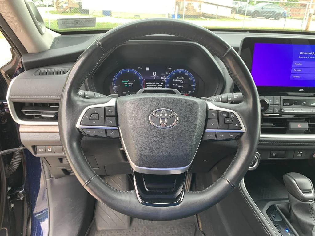 Used 2024  Toyota Platinum image 29