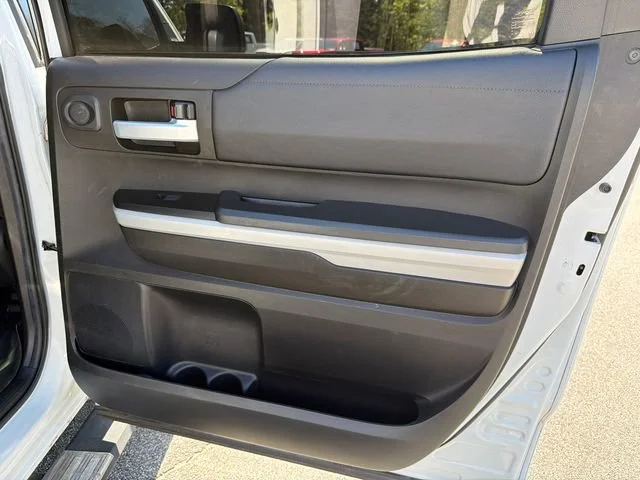 Used 2021 White Toyota SR5 image 16