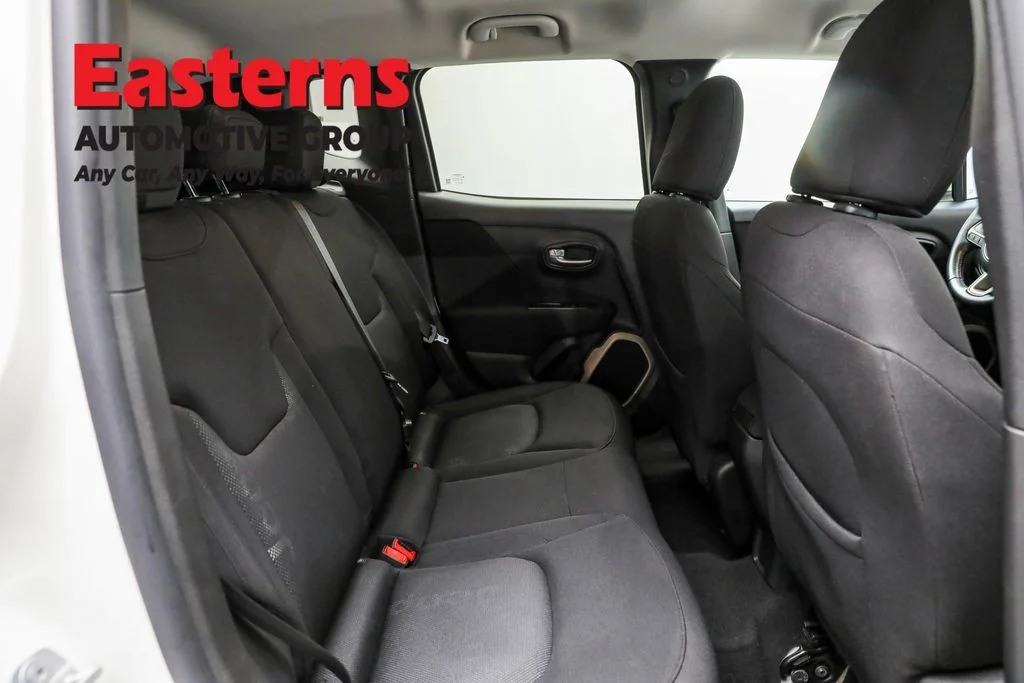Used 2017 White Jeep Latitude image 23
