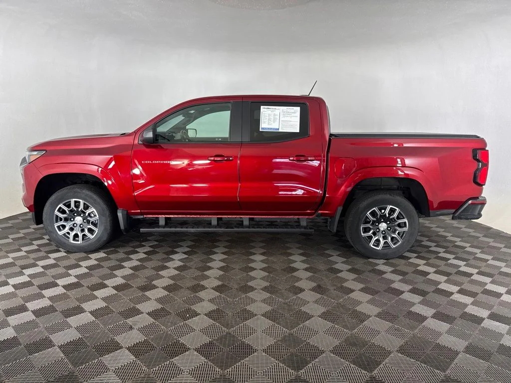 Used 2023 Red Chevrolet LT image 9