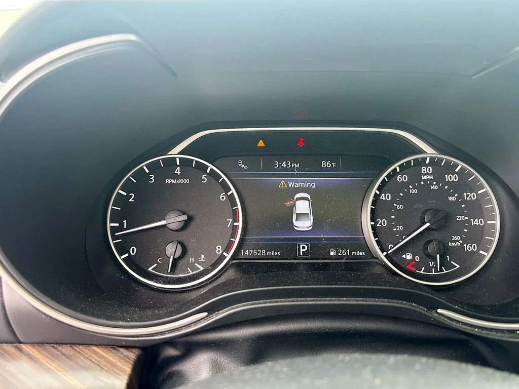 Used 2016 Black Nissan Platinum image 28