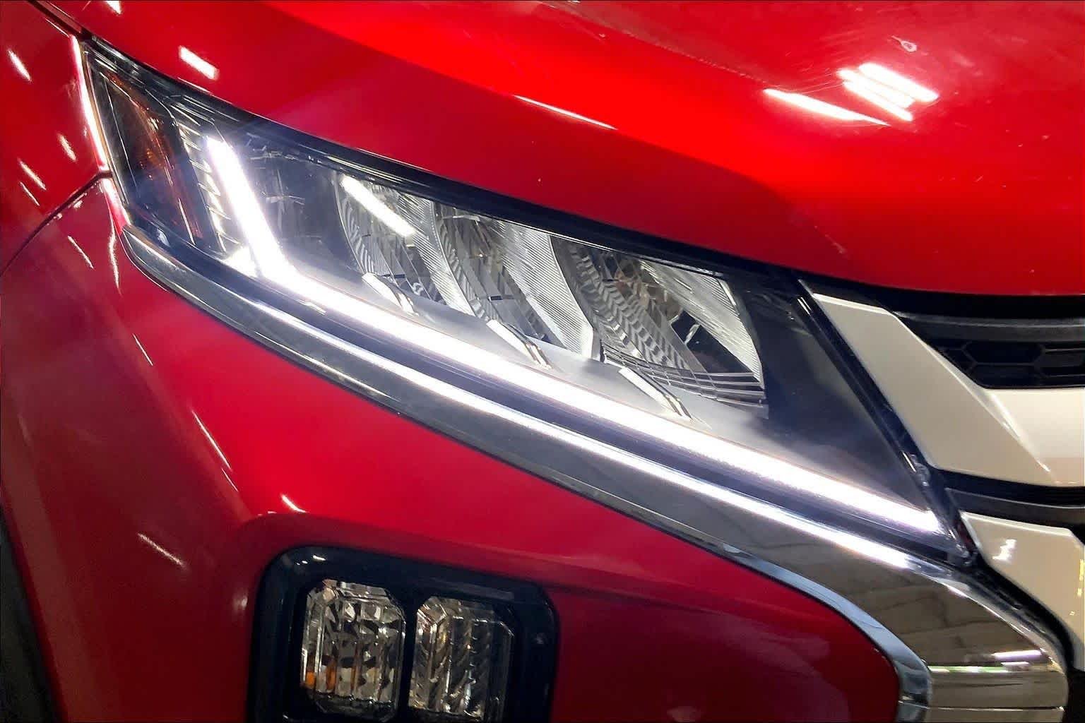 Used 2022 Red Diamond Mitsubishi ES image 28