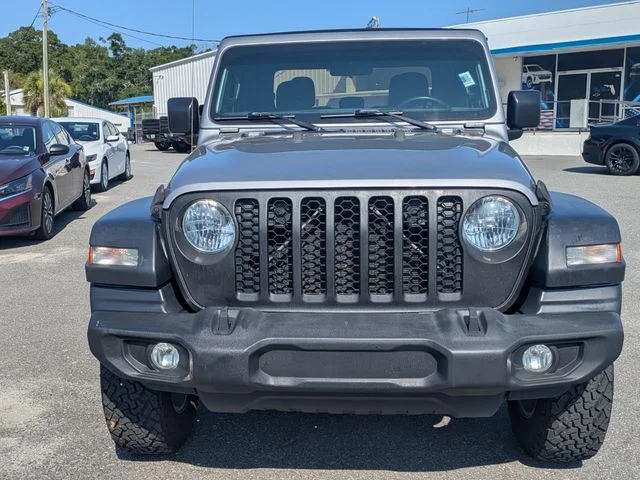 Used 2020 Silver Jeep Sport image 9