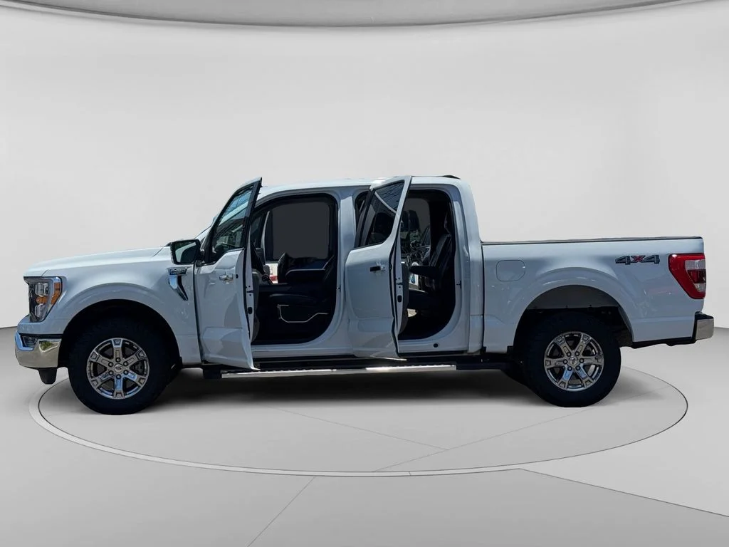 Used 2023 White Ford Lariat image 28