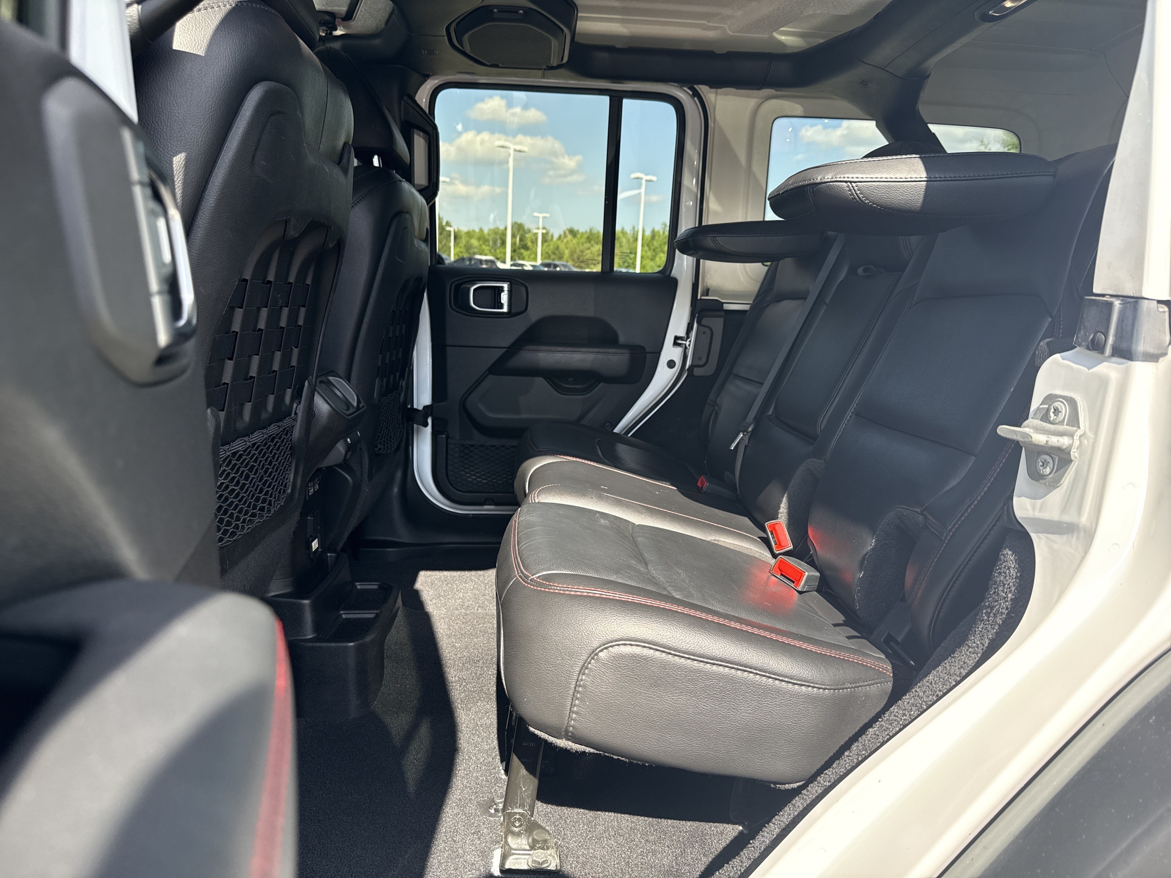 Used 2020 Bright White Clearcoat Jeep Rubicon image 30