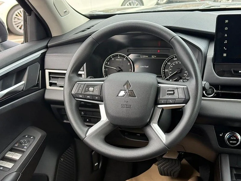2026 Mitsubishi Outlander ES - Photo 7