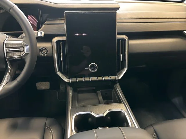 New 2026 White GMC Elevation image 12
