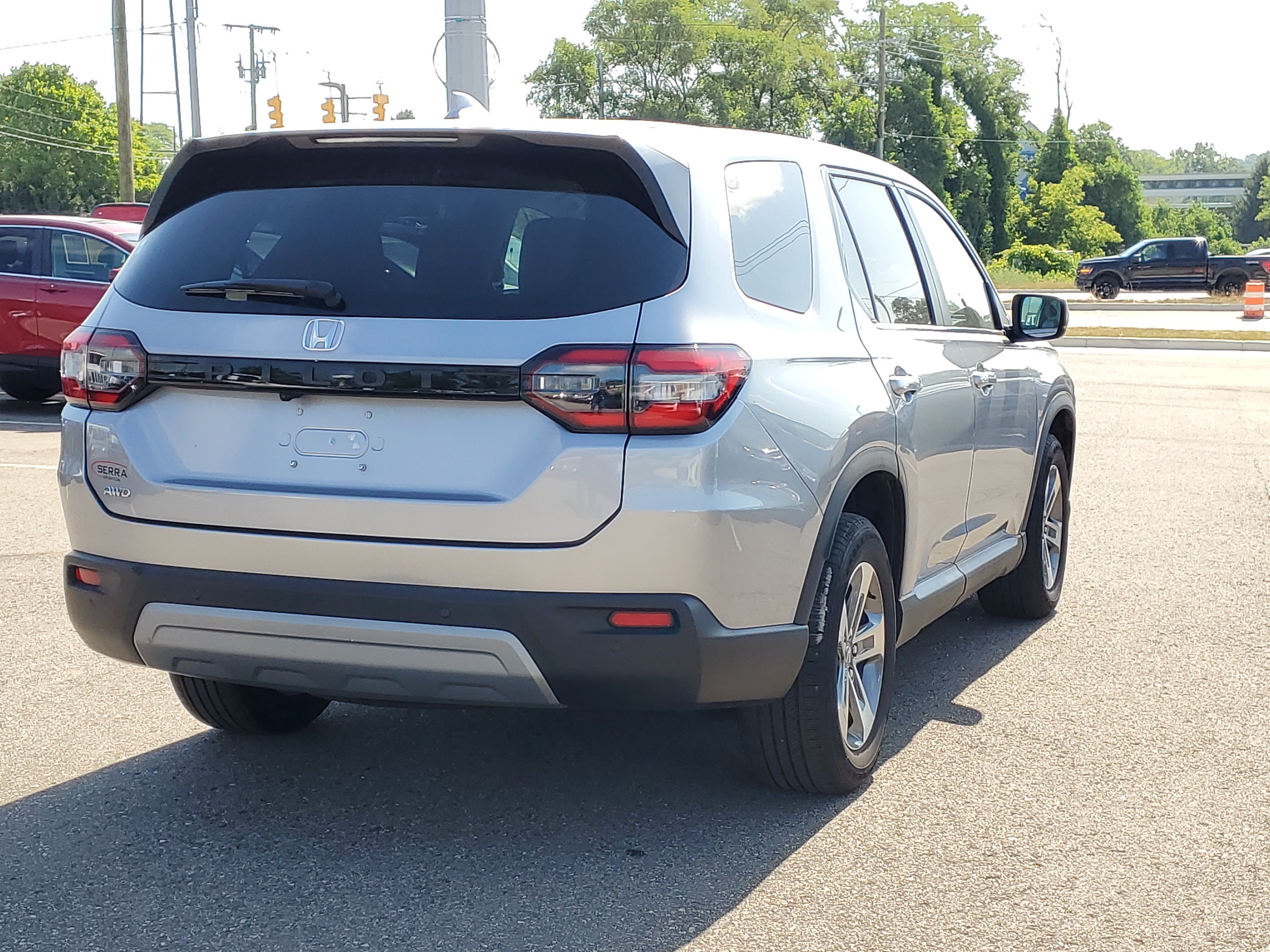 Certified Used 2023 Lunar Silver Metallic Honda AWD EX-L image 35