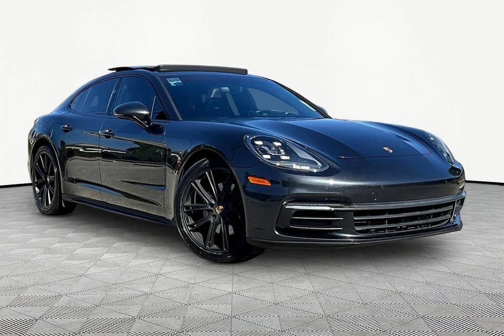 2018 Porsche Panamera -'s photo