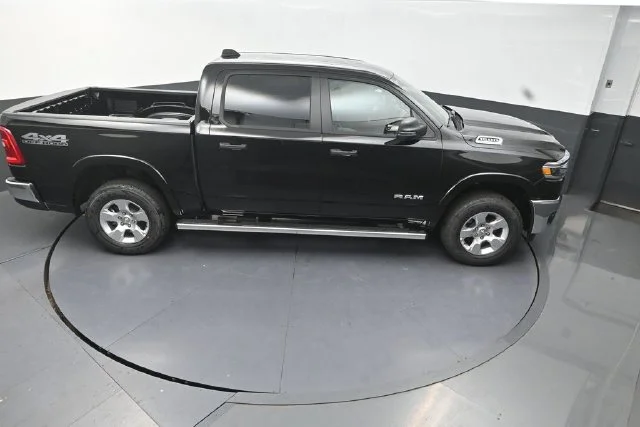 New 2027 Diamond Black Crystal Pearl-Coat Exterior Paint RAM Big Horn/Lone Star image 18