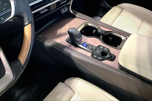 Certified Used 2024 NORI GREEN PEARL Lexus Luxury image 18