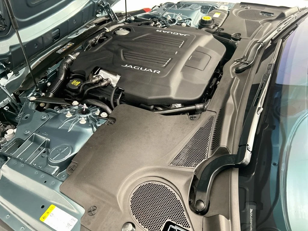 2024 Jaguar F-Type R75 - Photo 31