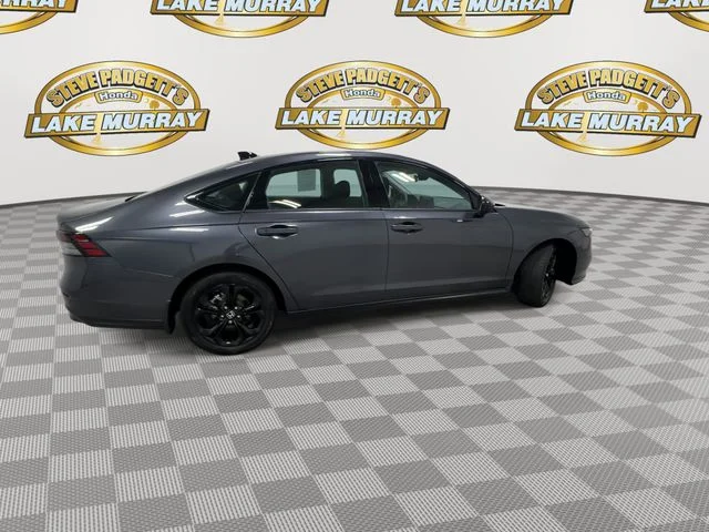 Certified Used 2025 Meteorite Gray Metallic Honda SE image 3