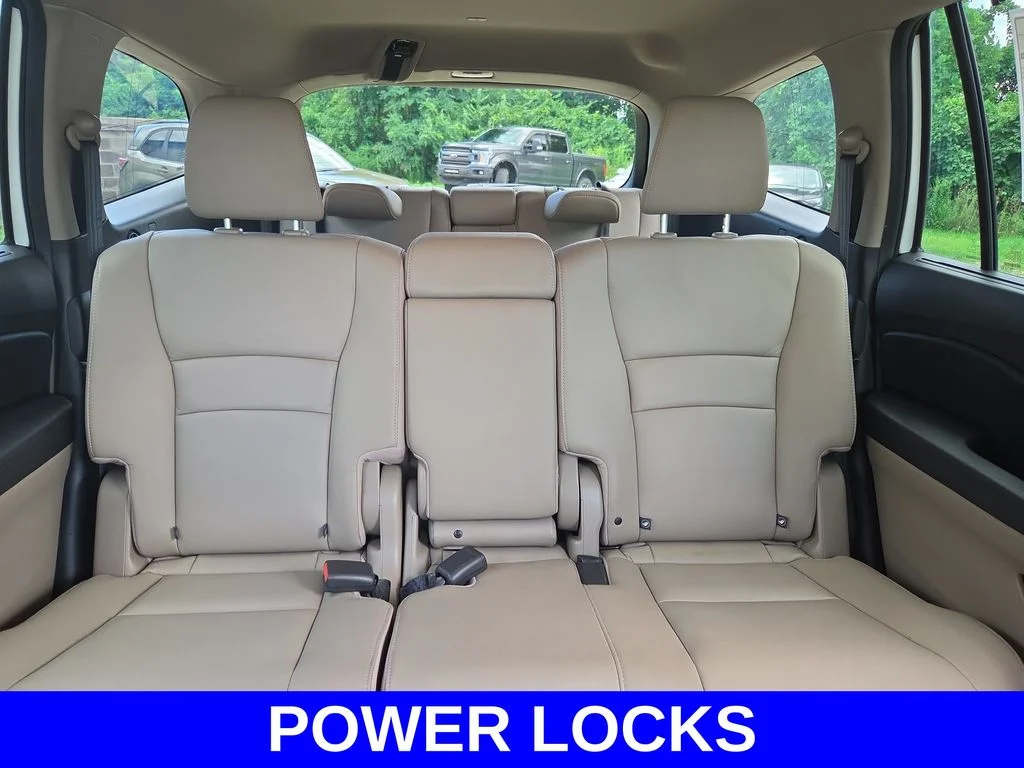 Used 2016 White Honda Touring image 16