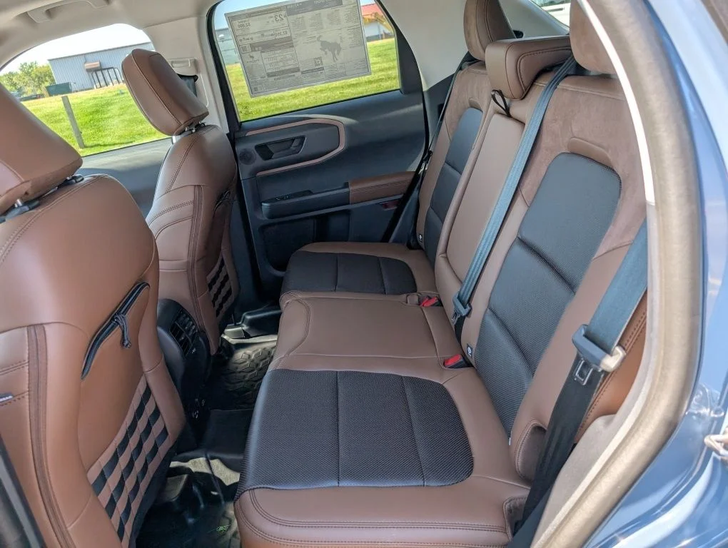 Used 2024 Gray Ford Badlands image 17