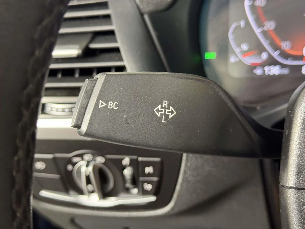 Used 2021 Blue BMW xDrive30i image 21