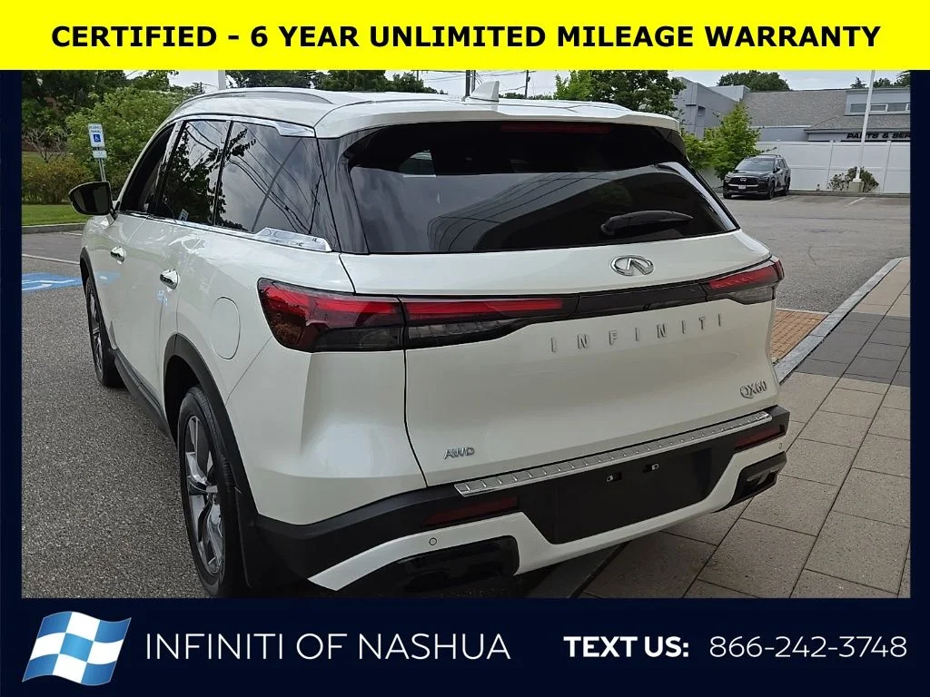 Certified Used 2024 White INFINITI LUXE image 11