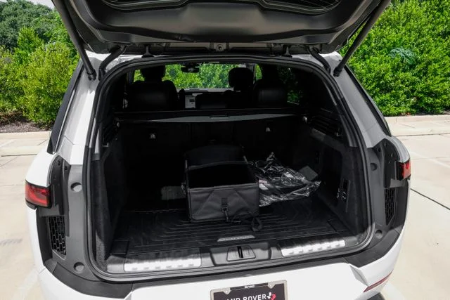 New 2026 Fuji White Land Rover Dynamic SE image 66