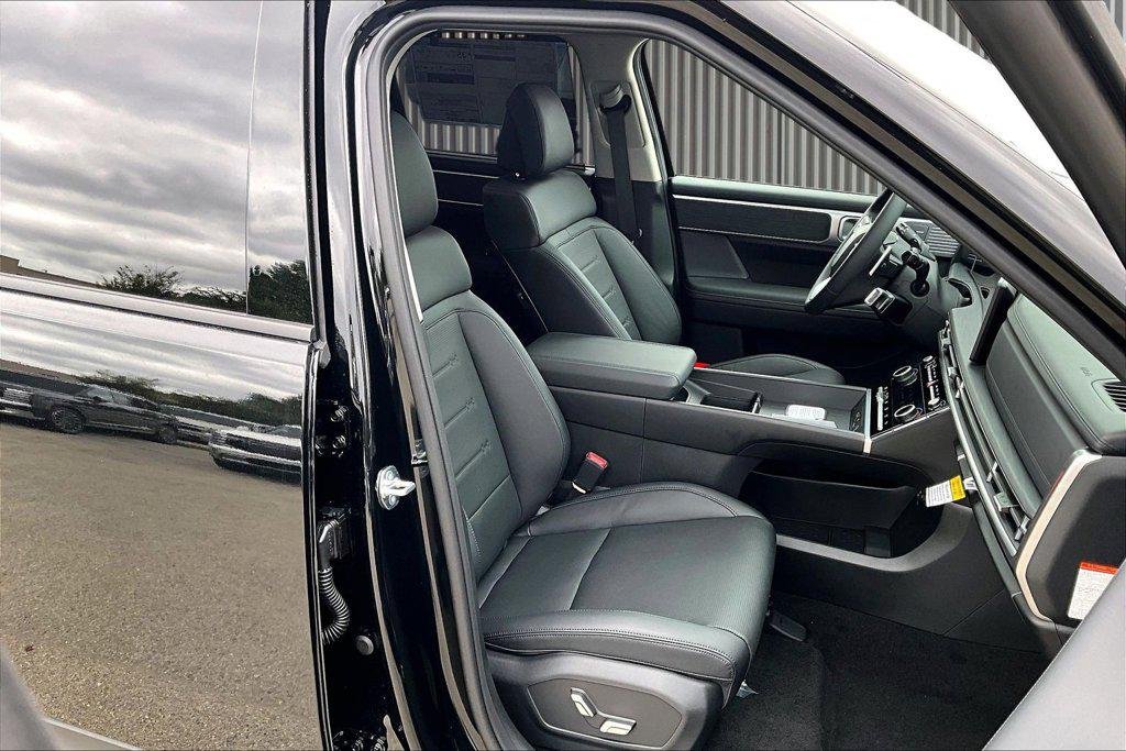New 2027 Phantom Black Hyundai Limited image 9